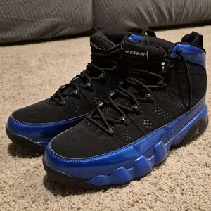 Jordan Men's Black and Royal Blue Sneakers